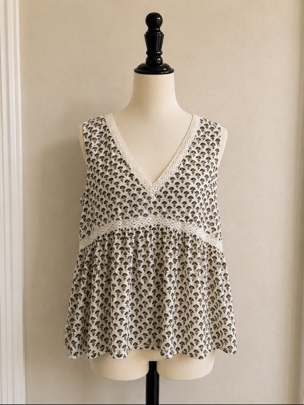 Lucky Brand Cream and Black V-Neck Crochet Trim Peplum Camisole